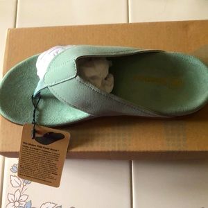 SPENCO Total Support Hampton Suede Orthotic Sandals